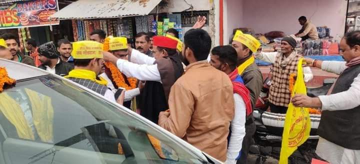 TheBDYadav's tweet photo. समाजवादी पार्टी की सरकार बनाने का संदेश लेकर यात्रा पर निकले गोंडवाना गणतंत्र पार्टी के पदाधिकारियों का फेफना विधानसभा में आगमन
#बाइस_में_बाइसिकल 
@yadavakhilesh @DrRajpalKashyap @samajwadiparty @MediaCellSP @NareshUttamSP @profamishra @proframgopalya1 https://t.co/zqxjTdgYBt