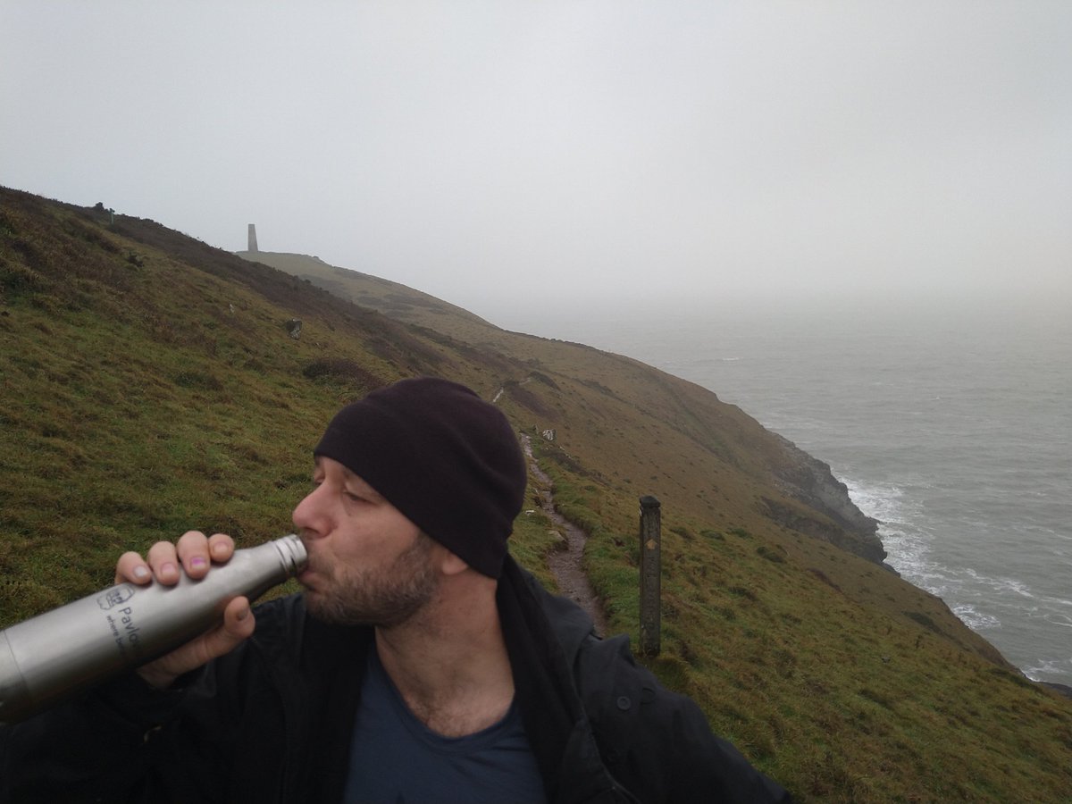 ThomasPronk123's tweet photo. On the trail I sometimes get thirsty. For SCIENCE. Nothing quenches it better than my #pavlovia bottle. By the makers of @psychopy & #psychojs. https://t.co/QawOszxtOZ