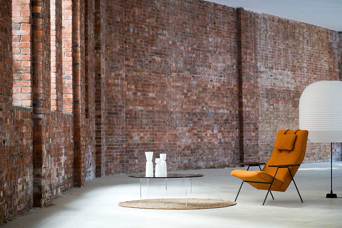 Very last chance! <a href="/2021london/">twentytwentyone</a> Anniversary Edition of #RobinDay's Reclining Chair in richly coloured and textured <a href="/MourneTextiles/">Mourne Textiles</a> Cloughmore weave is available to order till the end of the year. twentytwentyone.com/products/twent…