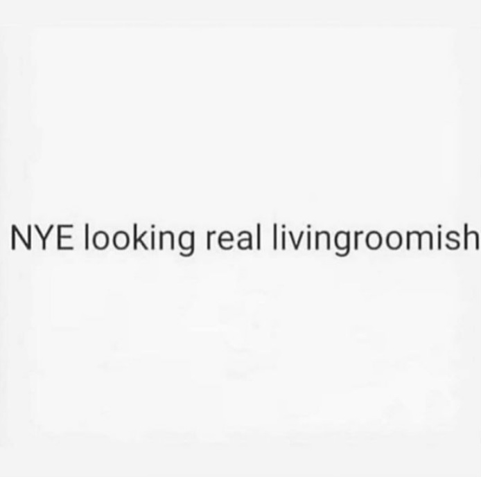 QueenCori's tweet photo. I'm planning on a great night in with a couple of friends! Nothing special. Grateful to be here to see another year! Covid19 is out here going hard for the kill! Smh #Omicron #NewYear2022 #MeNHim #CuddleSeason #WearAMask #StaySafe #OneDay 🙏🏽🙏🏽🙏🏽 https://t.co/97sSWudghd
