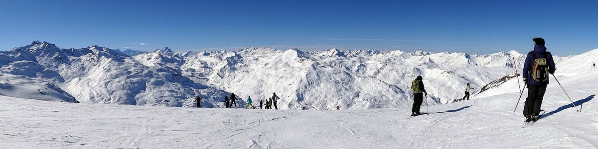 vpiagency's tweet photo. Guide en hiver
À l’approche des fêtes de fin d’année, difficile de s’orienter face à la multitude de compétitions de sports d’hiver. Quelques pistes (vertes) pour s’y retrouver
https://t.co/EMdVG0beCJ
#FIS #skiworldcup #bobsleigh #courchevel #BeijingWinterOlympics #Beijing2022 https://t.co/LoT4TyA0f3
