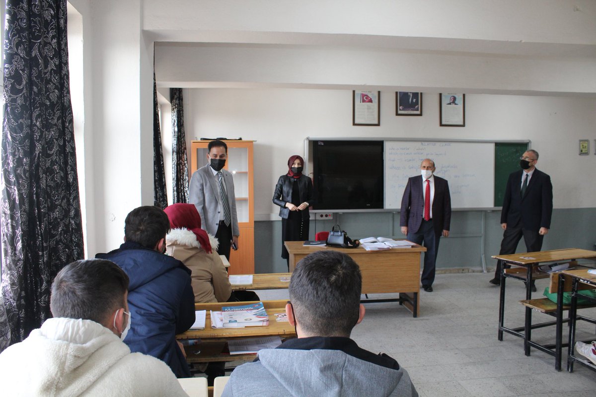 HaydiUniversite's tweet photo. #HaydiÜniversiteye

Kaymakamımız Taner Bolat ve İlçe Milli Eğitim Müdürümüz Derviş Özçal üniversite sınavına girecek olan MHG Anadolu Lisesi ve Şehit Abdülkadir Kocatürk Anadolu Lisesi 12. sınıf öğrencileri ile motivasyon buluşmasında bir araya geldi.

@TanerBolat 
@DervisOzcal https://t.co/peeAHEMozw