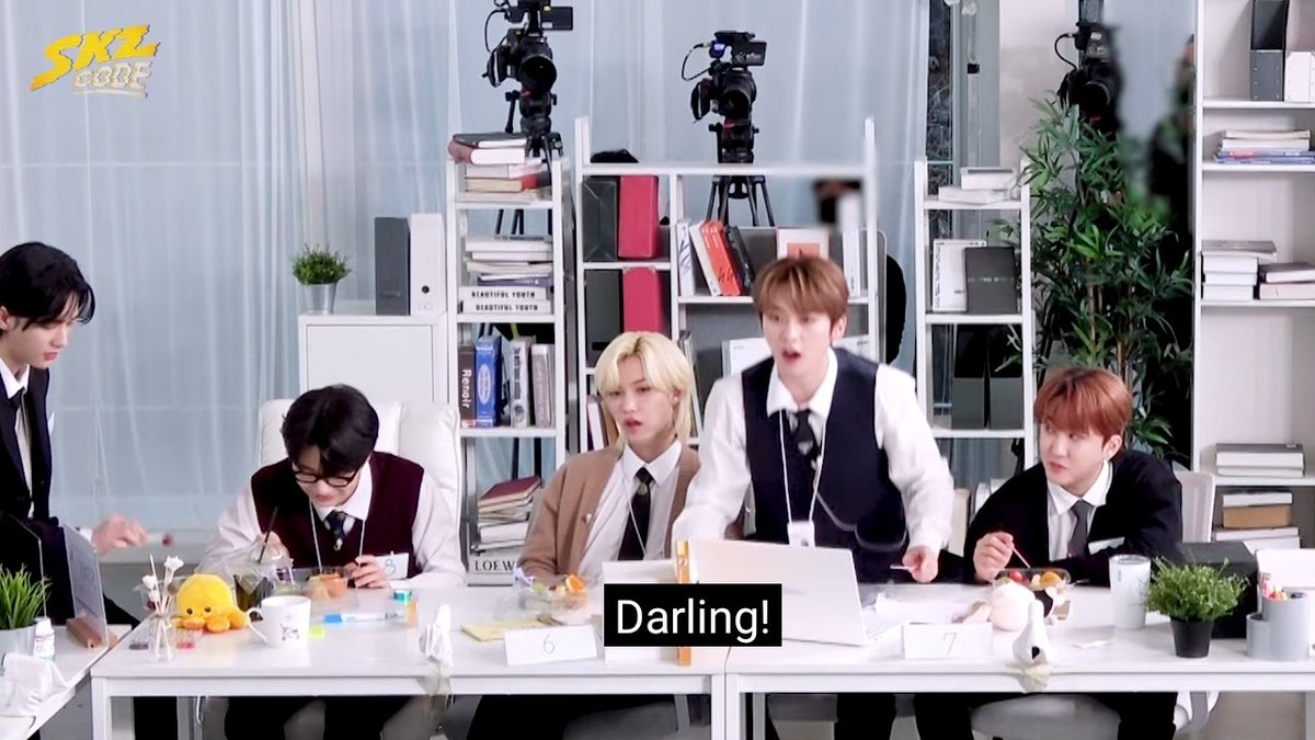 hanmingg's tweet photo. jisung calling leeknow his ex???? and leeknow calling jisung jagiya (darling)??? https://t.co/YHUAs7kCX5