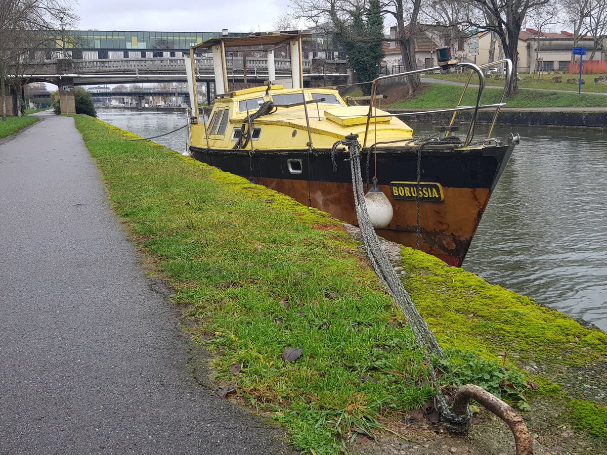 lestrepublicain's tweet photo. Nancy .Le bateau est en stationnement illicite sur le canal, VNF met le propriétaire en demeure

https://t.co/acywRBZvZV https://t.co/P1IQYIG2nY