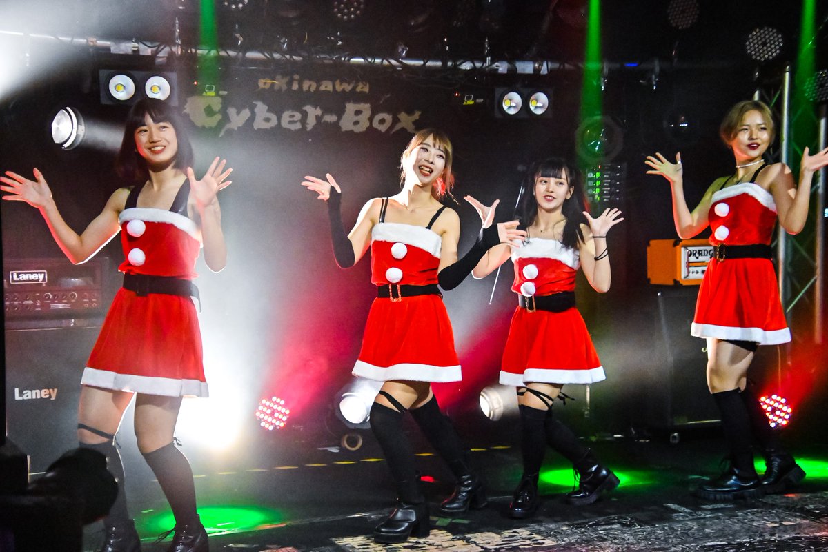 7seas_So_blue's tweet photo. @mami_dreemurr_ オシャレなカッコいい照明すぎて、写真はダメダメでしたが、記念と思って貼っておきます🖐️😄
#KFO
#Rougemoon https://t.co/cteZsnC6eB