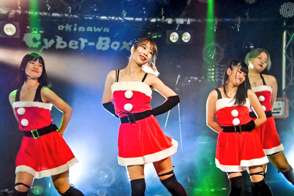 7seas_So_blue's tweet photo. @mami_dreemurr_ オシャレなカッコいい照明すぎて、写真はダメダメでしたが、記念と思って貼っておきます🖐️😄
#KFO
#Rougemoon https://t.co/cteZsnC6eB