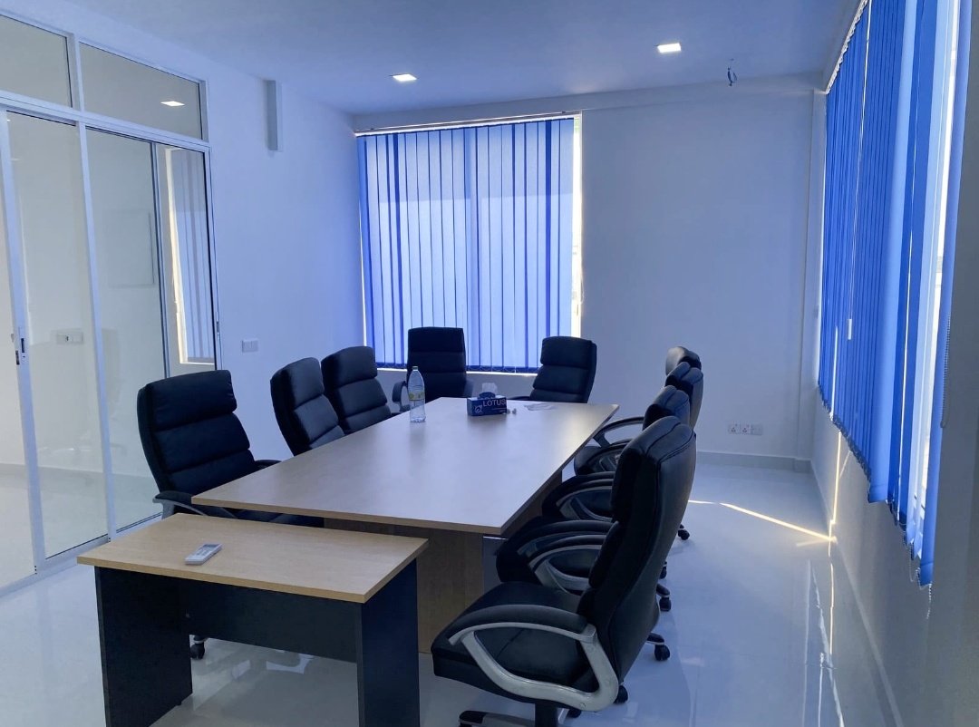 FNKShaviyani's tweet photo. ށ. ކޮމަންޑޫ އައު އިންޖީނުގެ އާއި އައު އޮފީސް އިމާރާތް; މި މަޝްރޫޢުއާއެކު ރަށުތެރޭ އިންޖީނުގެ ހުރުމުގެ ސަބަބުން ޒަމާންތަކެއް ވަންދެން ރައްޔިތުން ތަހައްމަލް ކުރަމުންއައި އުންދަގޫތަކަށް ލުއިފަސޭހަކަމެއް ގެނުވާ, ކަރަންޓުގެ މައްސަލައައް ދާއިމީ ހައްލެތް ލިބިގެންދާނެ. #ޓީމްފެނަކަ https://t.co/tkFnjiCWc9