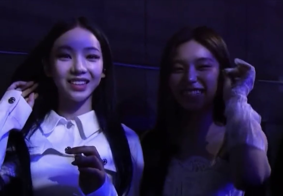 ujiminphoria's tweet photo. Idk what they’re talking about but they look so cute. I need a Karina &amp; Yeji collab or special stage 😭 https://t.co/tadB1nnfjE
