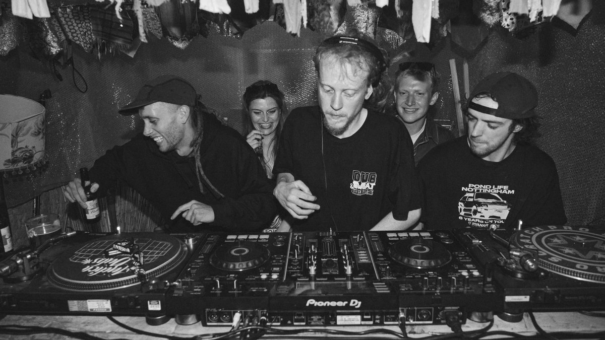 LPSNorwich's tweet photo. ✨ TONIGHT ✨

💥 DUB, SWEAT &amp; BEERS 
🌪️ 3-10
🔥 FREE ENTRY 
☄️ OUTSIDE 

#dub #roots #soundsytem #norwich #norwichmusic #norwichevents https://t.co/7avcEHTUfh