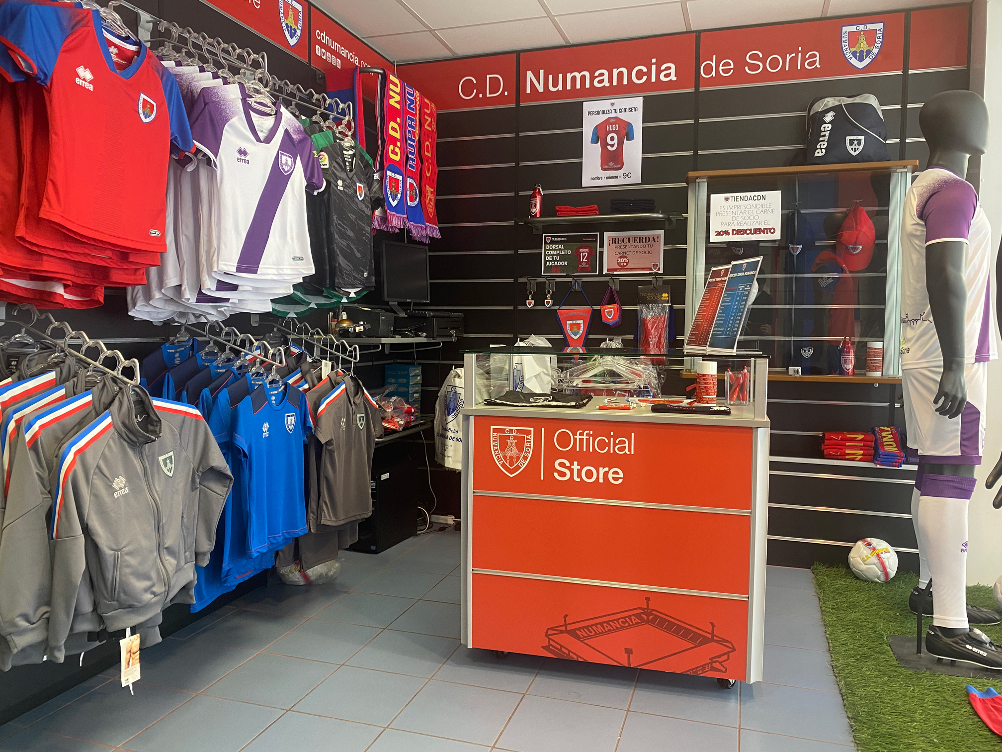 CD Numancia on Twitter: "TIENDA |🎁 Horario próximos días 🔴Tienda oficial 🎁 📆 Miércoles (9 a 14 y 16:30 a 19:30) 📆 Jueves (9 a 14 y a 19:30) 📆 Viernes