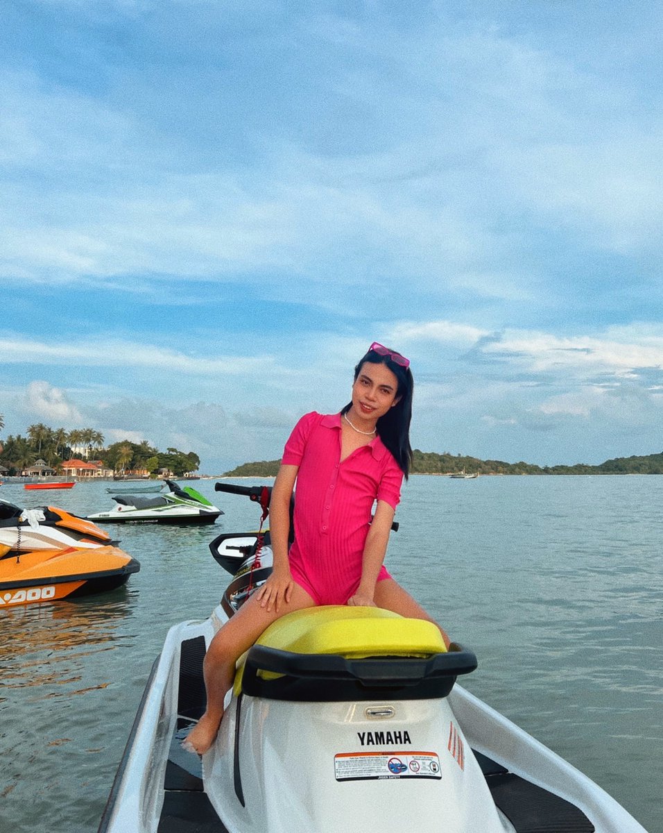 Parryka2541's tweet photo. นั่งเรือจนเบื่อ อยากขยับมานั่งเทียนบ้าง🤭
#นัดเยสไชยา #นัดเยสท่าฉาง #นัดเยสท่าชนะ #สาวสอง https://t.co/2fFgRQ5a0B