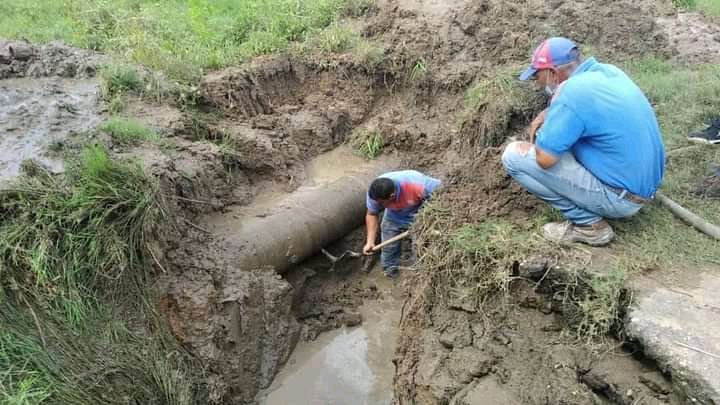 ¡ ESTE EQUIPO DANDO TODO LO MEJOR POR NUESTRO MUNICIPIO! 

Debo reconocer que mi pueblo está nutrido de mucha gente de buena voluntad, que sin interés individual salen a trabajar por un bienestar colectivo.
@TupamaroMRT
<a href="/WBenavides_MRT/">Williams Benavides</a>
<a href="/luismarcanos/">Luis Marcano</a>
 
#LaEraRebelde