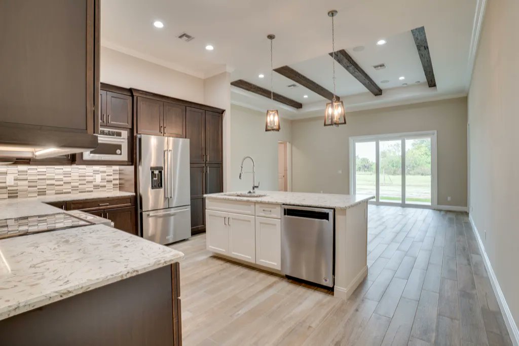 GrozaBuilders's tweet photo. Our client fully designed this kitchen and got everything they wanted. 😍 https://t.co/pT7yYUMmYA