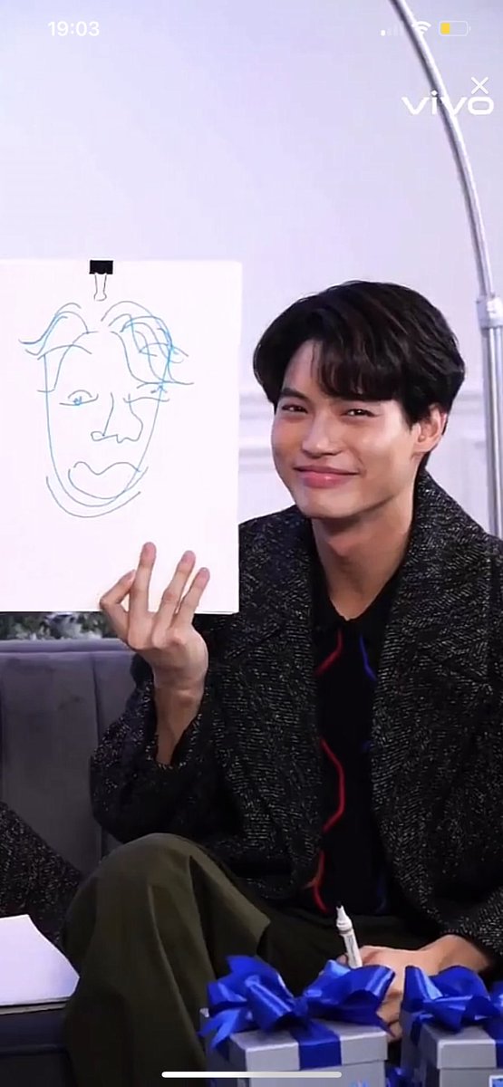 WinmetawinO's tweet image. ผลงานการวาดรูปน้องวิน จากพี่ก๊อตจิ 555555555555 เหมือนอยู่นะคะ ผมเป๊ะะะะะะะ น่าร้ากกกกก

📺 vt.tiktok.com/ZSeuPoLeB/

#vivoV23e5GWithWin 
#คมชัดทุกโมเมนต์ที่เป็นคุณ
#winmetawin