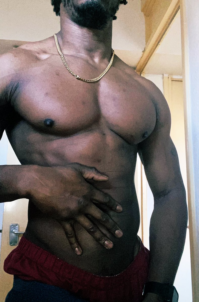chocolatebrum's tweet photo. Rub Your Hands On My Shaft ♠️ https://t.co/BD32aVNMQt #selfplay #Massage #muscle #MorningSeex #bbcbulge #bbccuck #blackcock #ContentCreator #cuckold #cummingvideo #cumbucket https://t.co/NGsvxP5JYZ