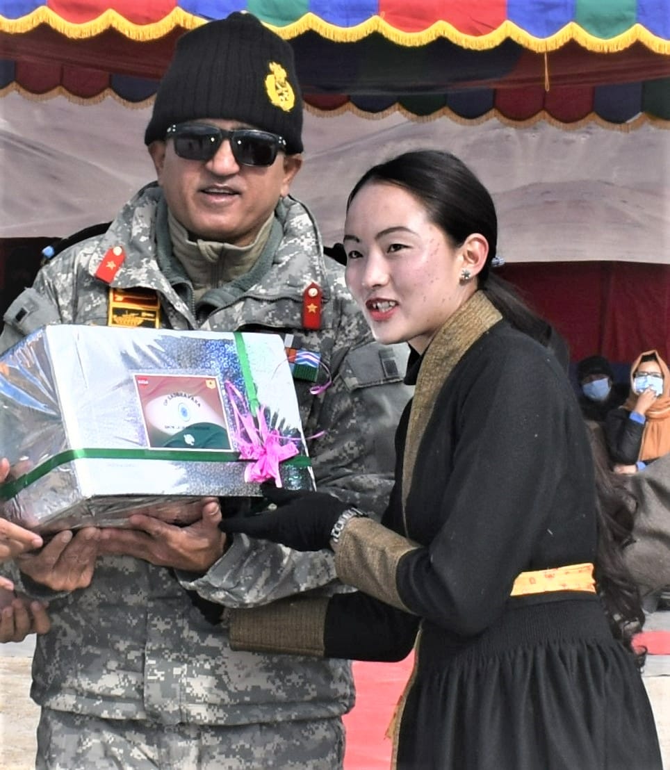 firefurycorps's tweet image. To identify &amp;amp; nurture youth talent, bolster confidence &amp;amp; inculcate sportsmanship in the youth of #Ladakh #SnowLeopardBrigade assisted in construction of a new #IceHockey Rink in village Nyoma #OpSadbhavana 
#IndianArmyPeoplesArmy
#WeCare @adgpi
@NorthernComd_IA @lg_ladakh