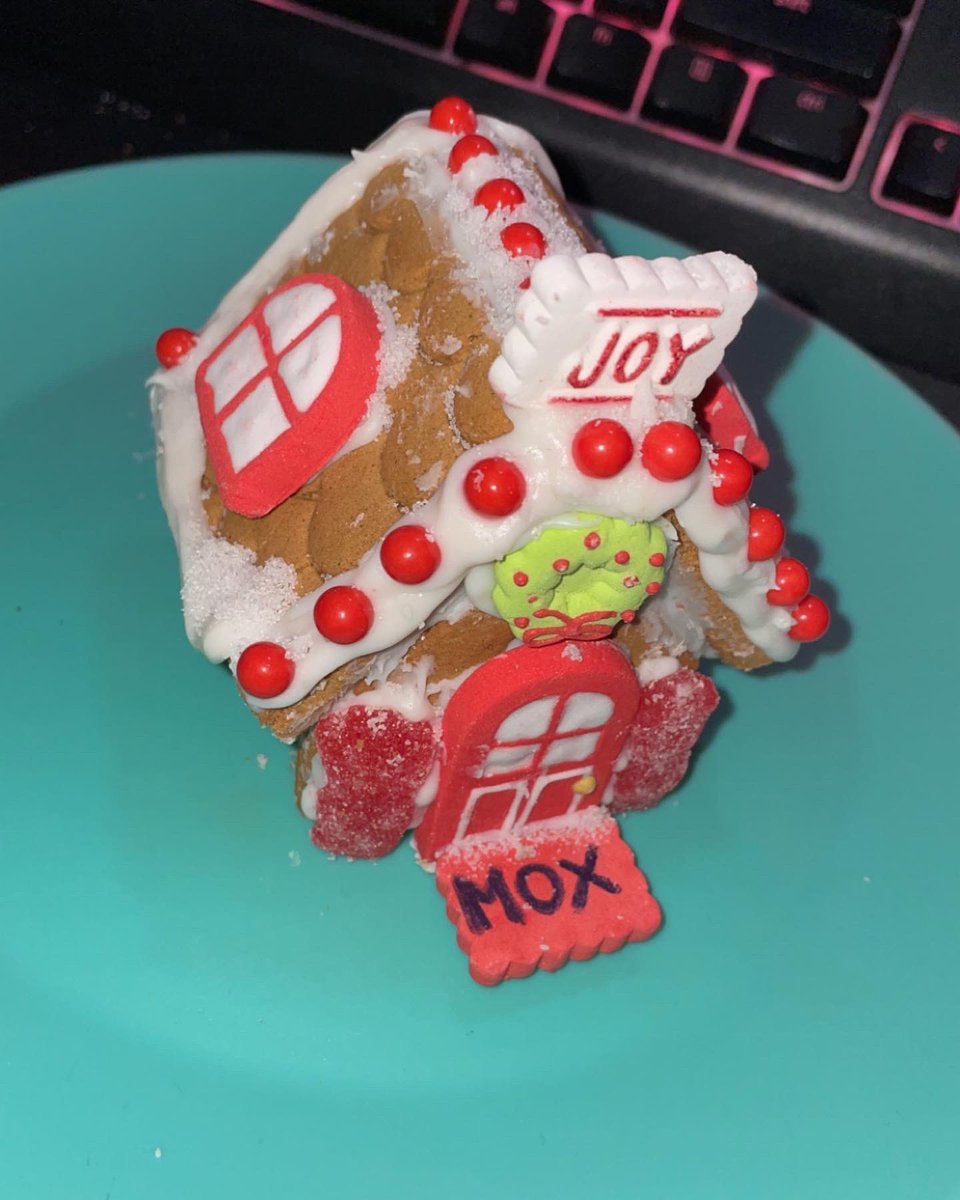 Our cutie gingerbread house from last night’s stream! #gingerbreadhouse #gingerbread #SupportSmallStreamers #holidayspirit #gingerbreadcookies #cookies #twitchstreamer #twitch