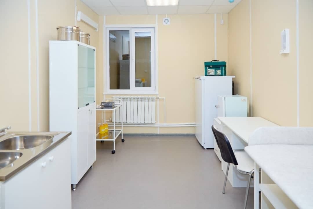 🏥В п.Рубежный #Куйбышевский открылась врачебная амбулатория, возведенная в рамках программы модернизации первичного звена здравоохранения.Министр здравоохранения региона Армен Бенян совместно с главой #Куйбышевский <a href="/AA_Korobkov/">Алексей Коробков</a> проконтролировал работу подразделения <a href="/GorBolnica10/">ГБУЗ СГБ № 10</a>