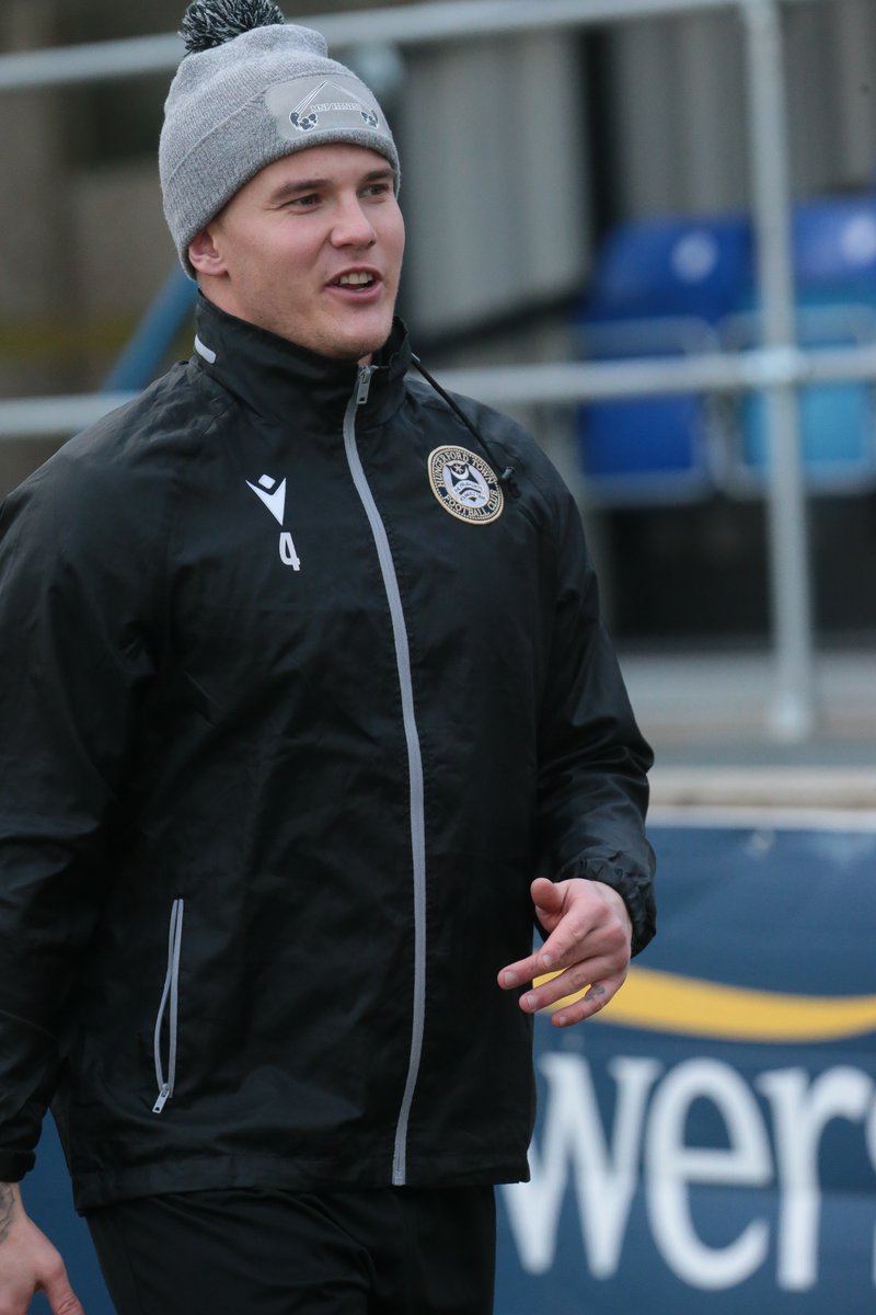 jeffyoud23's tweet image. On the road to full fitness, sometime soon ? at @HungerfordTown yesterday with @mnpartridge93 &amp;amp; @kyle93RB @fiberkshire @HtfcPatrick @DanRobbo1986 @NonLeagueCrowd @CiaranMorri