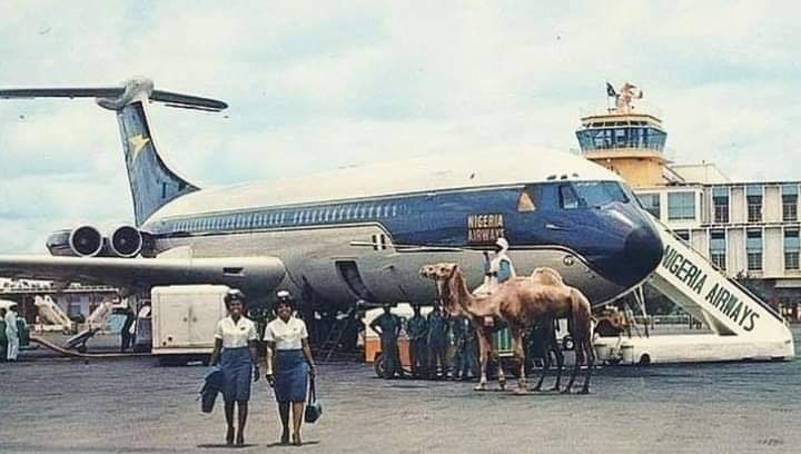 zoomafrika1's tweet photo. Postcard of Nigeria Airways VC 10 at Kano Airport in the 1960s. https://t.co/Yn7j5emDt8