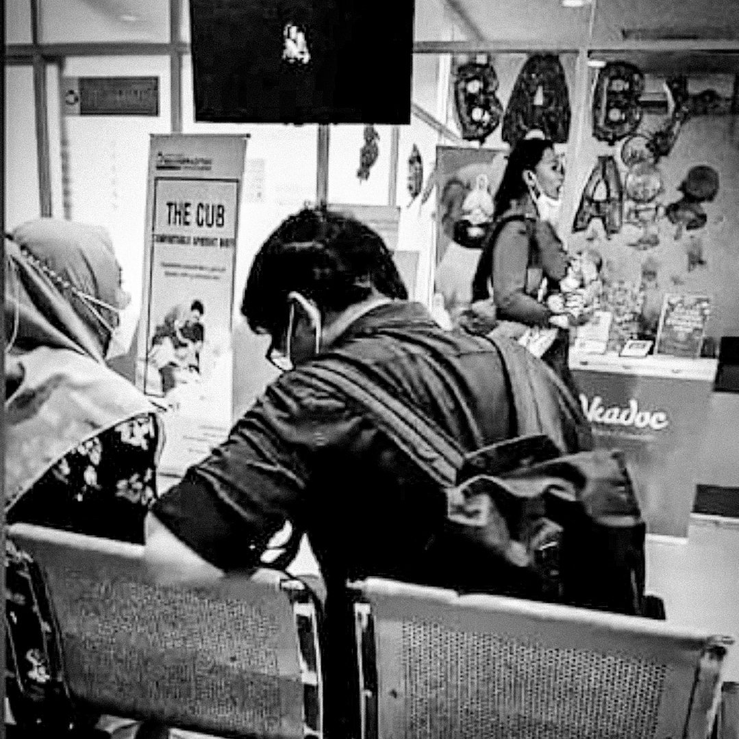 IRFlix's tweet photo. Orang pada siap2 nobar ai masih disokin https://t.co/CYtPqL6C6t