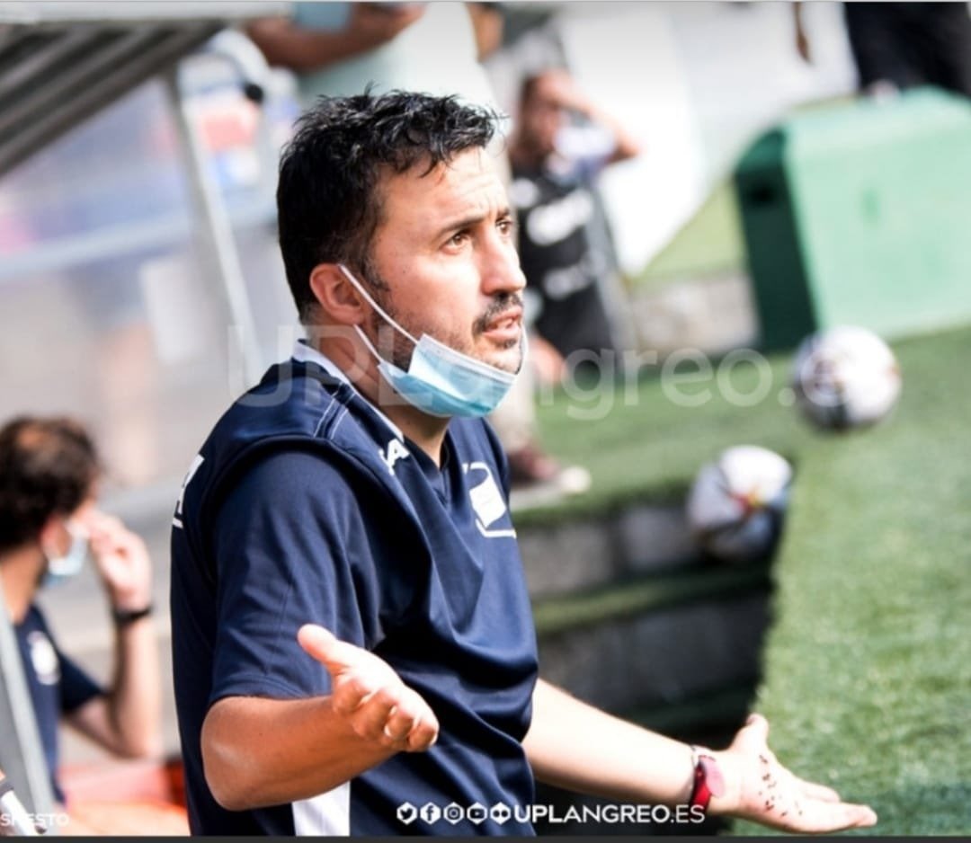 laeradelbronce's tweet photo. 1213• Efrén Díaz
Entrenador del Langreo
@effrendf @UPLangreo https://t.co/7ZYWCb7zXP