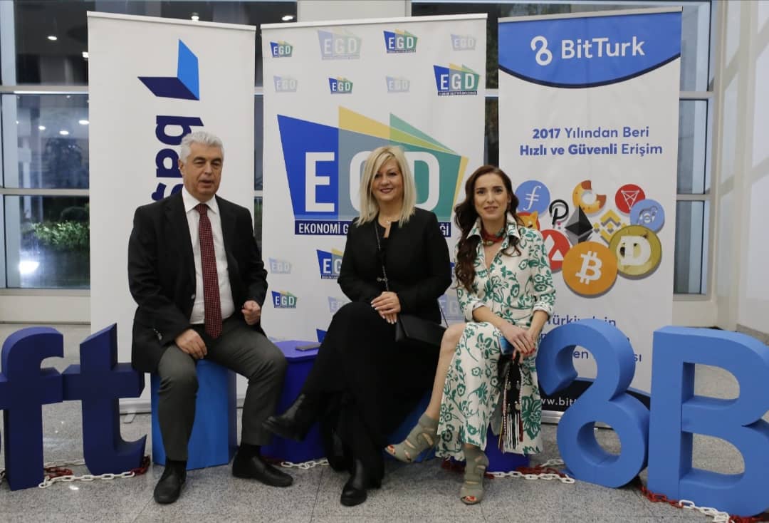 AttepeElif's tweet photo. Ekonomi Gazetecileri Derneği @EGD_EGD geleneksel yeni yıl buluşması @turkihracat ev sahipliğinde ve #basarsoft sponsorluğunda gerçekleşti.
EGD üyeleri olarak bir araya geldiğimiz etkinlikte mesleğin duayenlerine ve katkı sağlayan iş dünyası temsilcilerine vefa ödülleri verildi. https://t.co/Z11a2WA13J