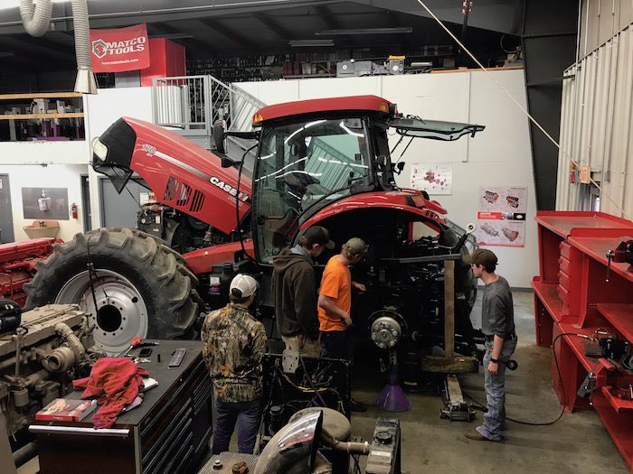 SkyhawkAggie's tweet photo. Winter is a time for farm equipment repair and maintenance.  Agricultural Engineering Technology is one of the fulfilling career paths in the Agriculture major at @utmartin by @SkyhawkAggie!  https://t.co/11p9EjigsY. Growing the Future! #agengineeringtechnology https://t.co/huSGrEgBa4