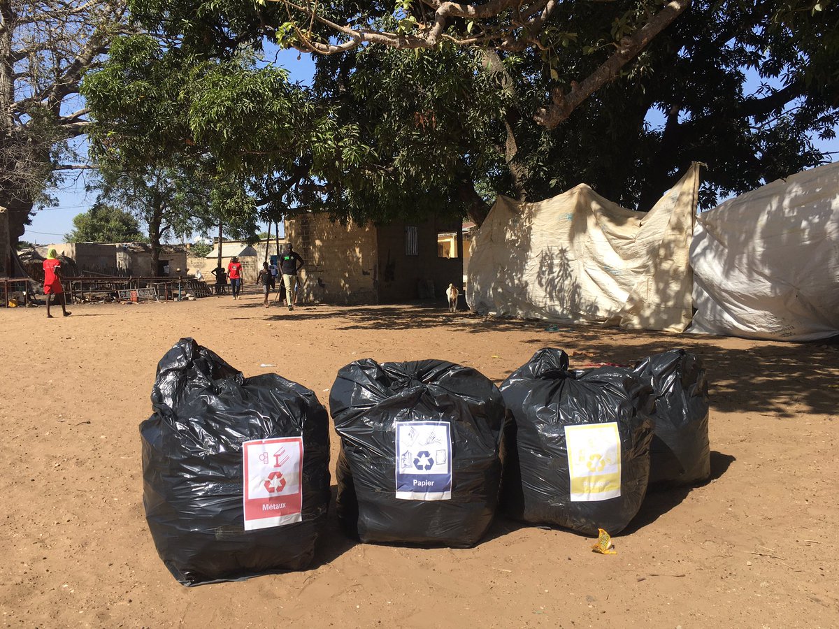 ambassadeur_env's tweet photo. Apprenons à trier nos déchets pour faciliter leur recyclage ♻️ https://t.co/TLBXlJqFyn