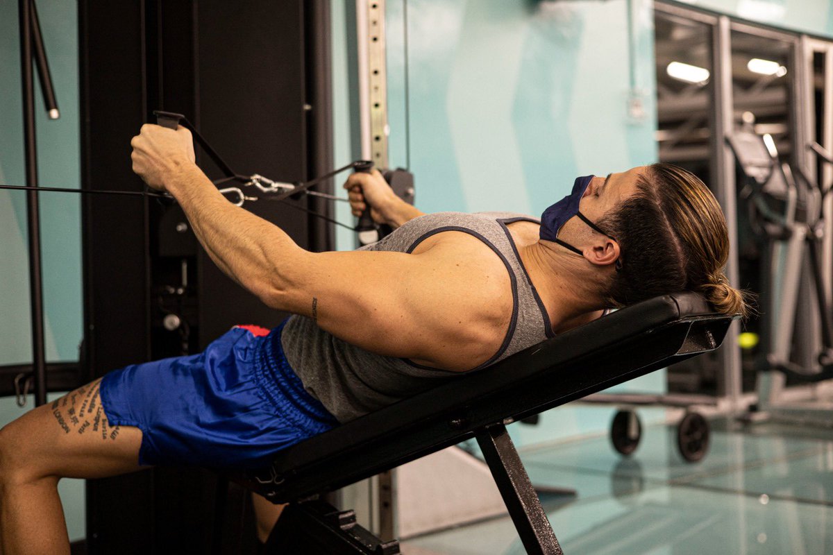 Amb en Pol treballant espatlla amb la nova màquina de politges regulables.

#CrackSportsClub #Piscina #Fitness #Pàdel #Espai #Dorsal #Esquena #Granollers #VallèsOriental