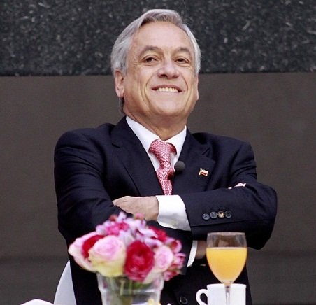 DonRectificador's tweet photo. 🔴Grandes diferencias:
   
   EL PERRO              EL PERRO
   DE BORIC              CULIAO
                                   DE PIÑERA https://t.co/PCjWMpWS8m