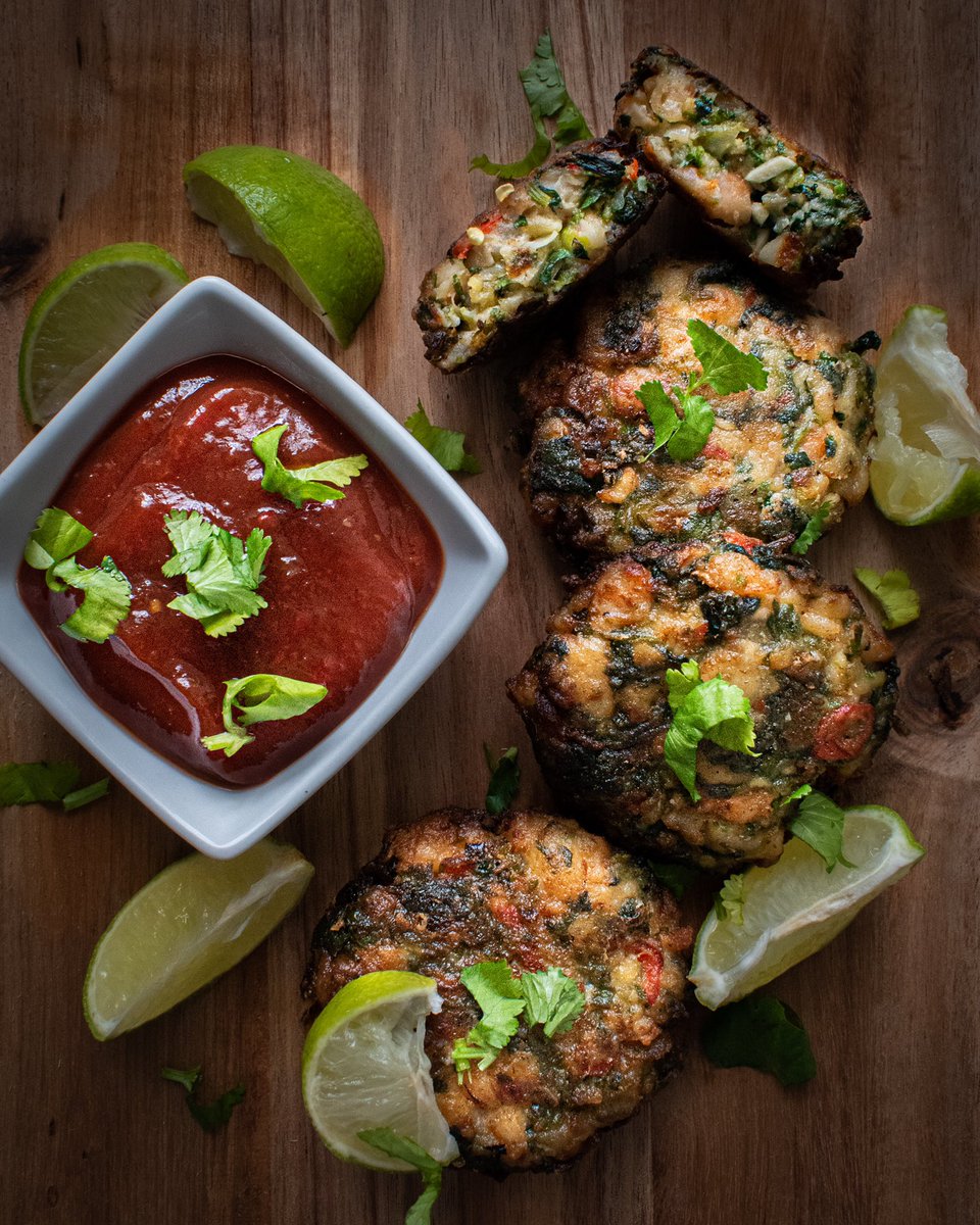 gastronomybyjon's tweet photo. Don’t put the lime in the coconut. Squeeze it all over your Thai-style fishcakes. 🐠🌶👌🏼 https://t.co/F3d6ISAqHZ