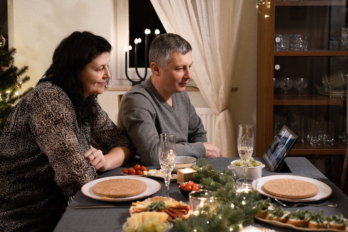 Here's to being able to connect with loved ones over the holidays!

#tablet #venturer #christmas