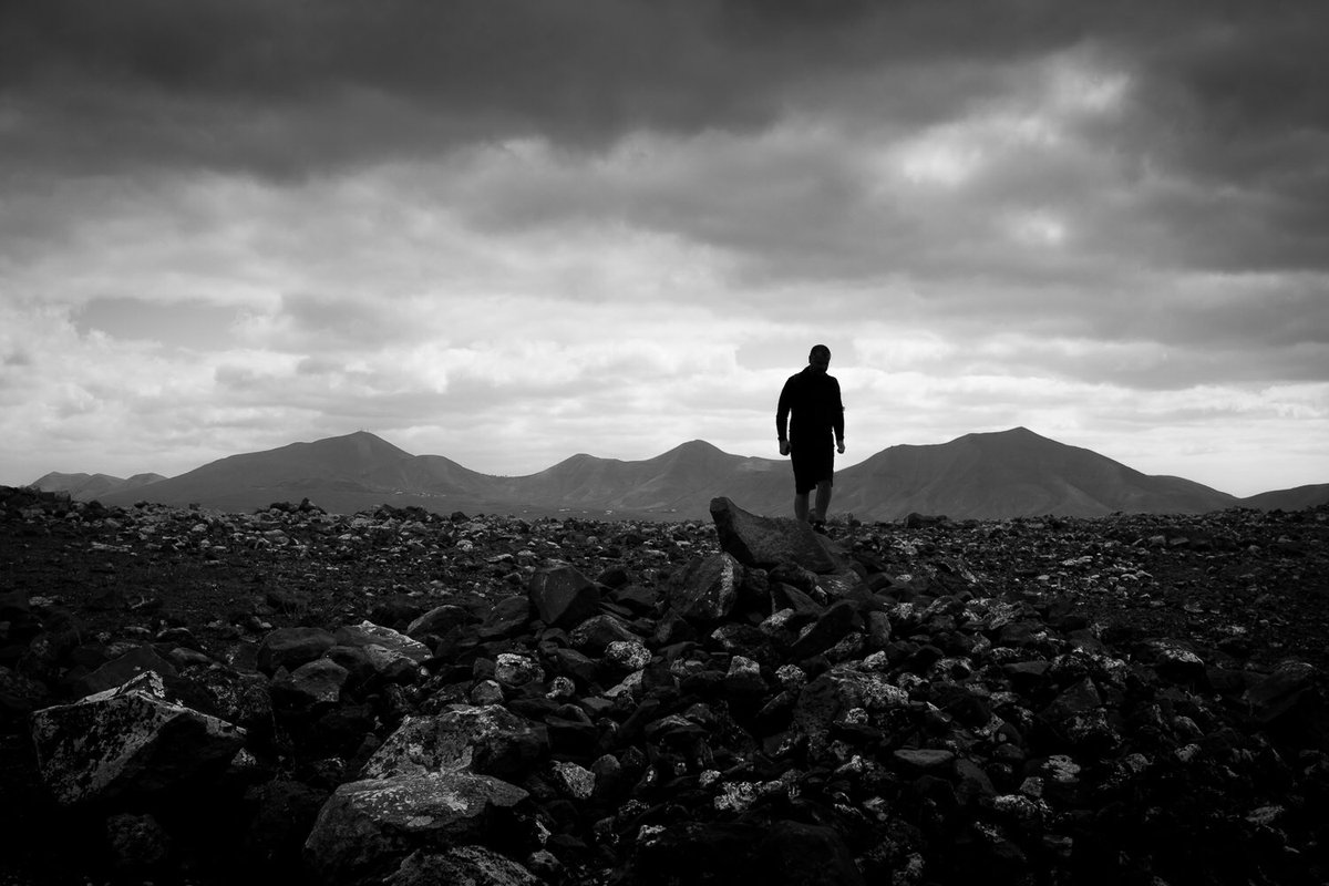DEM57557279's tweet photo. I AM A SURVIVOR (DEM)
#deminbrackets #parenthesedemparenthese 
#lanzarote 
#photography 
#blackandwhitephotography
#landscapephotography 
#silhouette https://t.co/TpqomIcY7n
