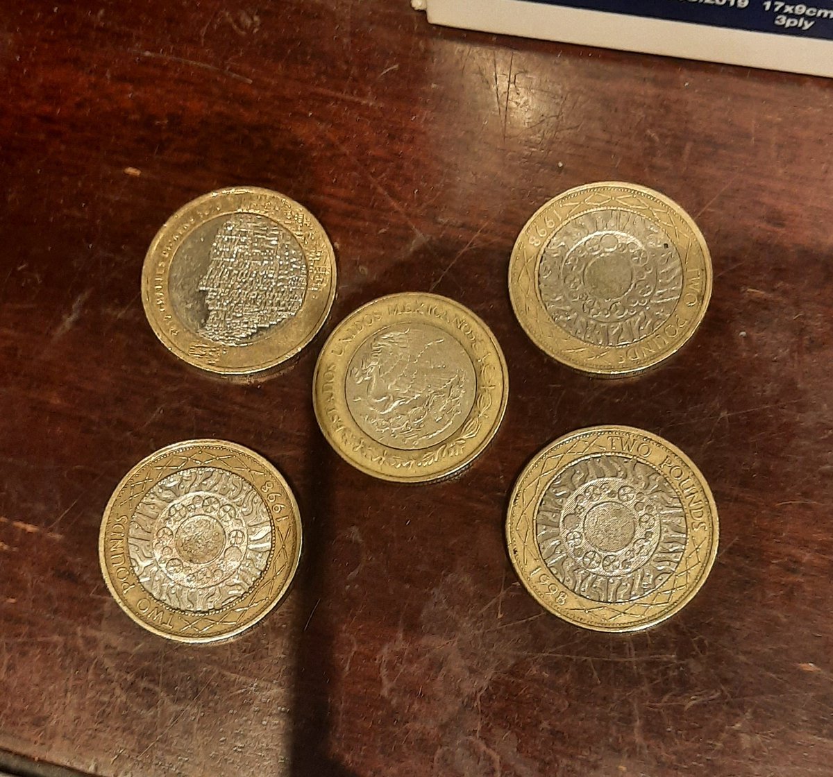 cambridgebarber's tweet photo. If I tried to bank this, there would be uproar and trouble at the counter with the possibility of a security escort out of the building. So why do banks think it's OK to slip a few Pesos among change bags to be handed out? 

In todays market, I am down £1.67 ☹
#CheckYourChange https://t.co/taQht6ETEa