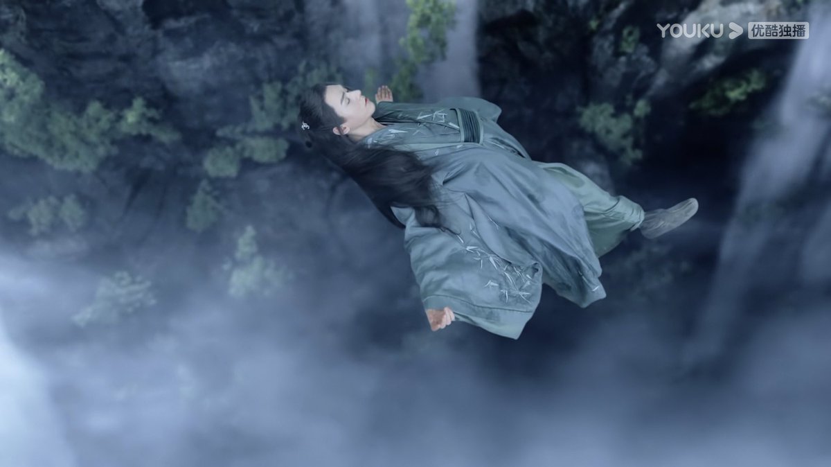 Хватая моменты я падаю в лето. Падающий ангел. Вэнь кэсин смерть. Падающий человек. Девушка летает.