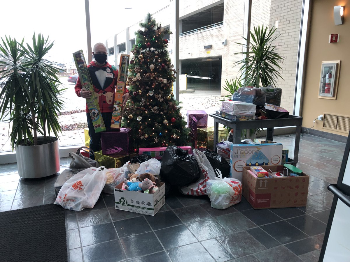 Thank you to everyone who contributed to our Toys-for-Tots drive! The Ferndale Police proudly reported we donated more than expected this year. ❤