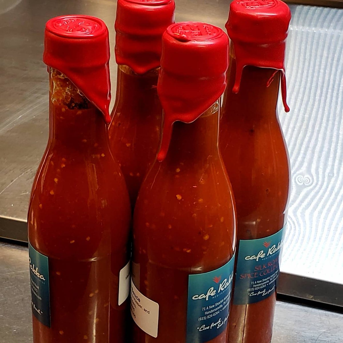 rakkaandroll's tweet photo. Small batch Rakka's hot sauce Lacto fermented &amp; aged for 18 months
haskoori Syrian pepper,Carolina reapers,and habanero
350000 Scottville scale
Isn't for the fainted beart
#caferakka #hotsauce #carolinareaper 
#rakkanroll #habanero #aleppopepper 
#hummus 
#the_road_from_raqqa https://t.co/mZW0nOqW0U