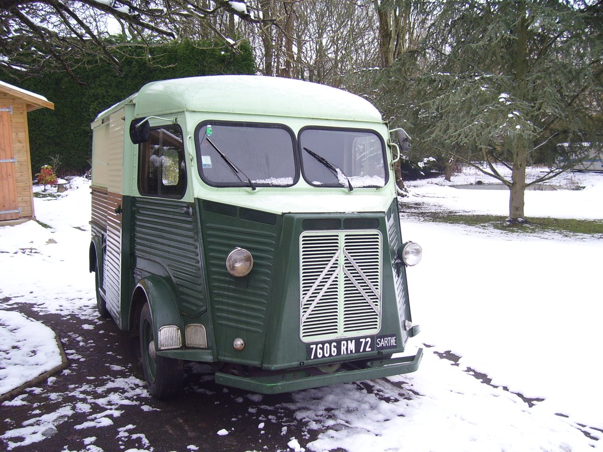 A nice period picture from our archives! Happy New Year to all our customers.