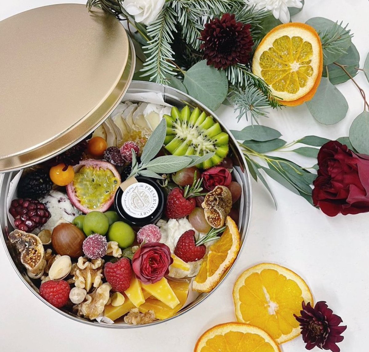 thepreservatory's tweet photo. What better to do in this weird period of time between Christmas and New Year’s than make up a beautiful Charcuterie board and indulge just a little bit more. Photo by thedailypalette (on Instagram) https://t.co/MI5fEafw0Q