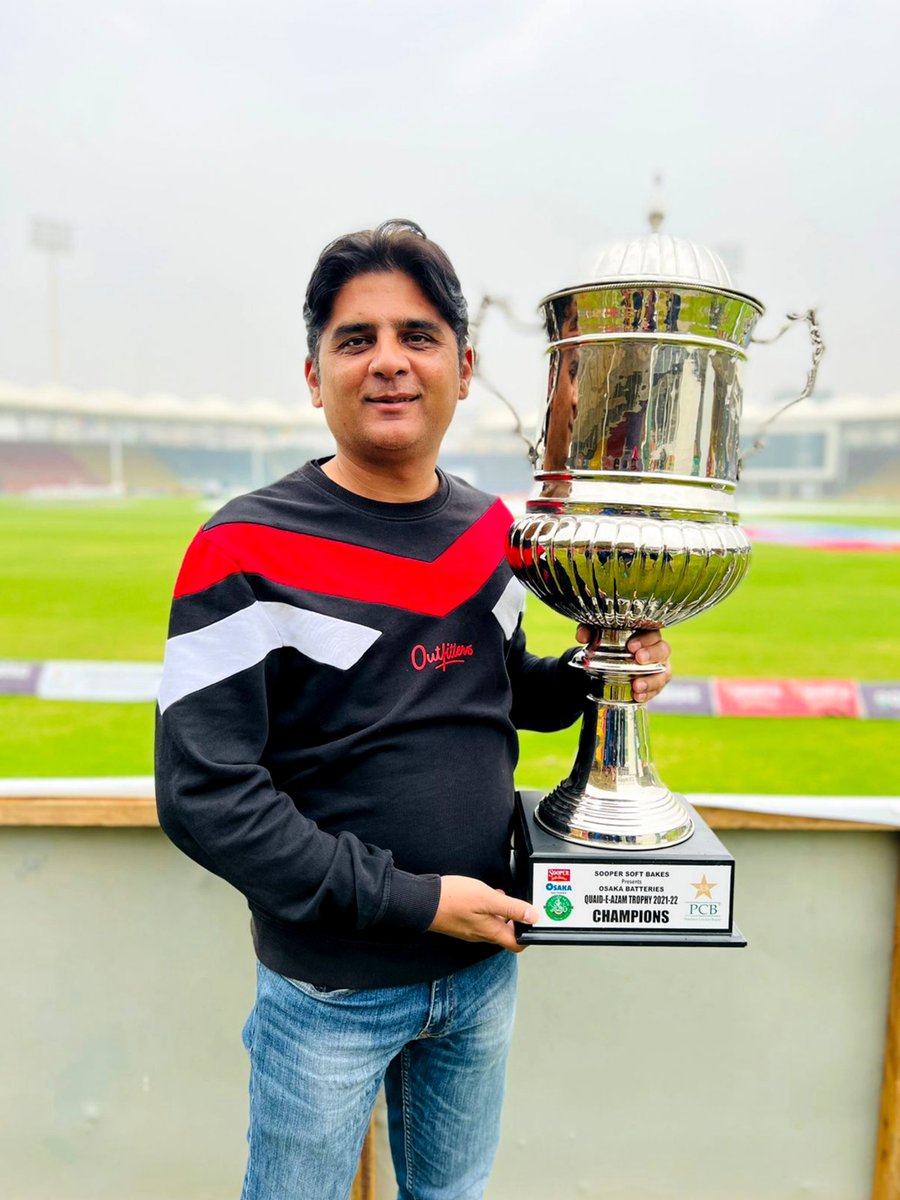 farhanwrites's tweet photo. Trophy 💚💚
It's a great journey of 71 days from Lahore to Karachi as Statistician and Commentator.
Thank you @TheRealPCB, @_TransGroup and @SF360Digital 😊
#HarHaalMainCricket | #QeATrophyFinal https://t.co/slhog4USUk