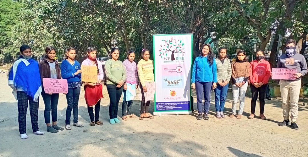 ShreyaTuli_'s tweet photo. #SheHygiene🩸 #Drive17
#MenstrualHygiene calls for both education and action.
Once again, @_WeRiseTogether sprang into action & distributed eco-friendly #sanitarypads to 53 girls. We also educated em to break the taboo around #menstruation
#SDG3
@UN_Women @UN_SDG https://t.co/WZiHFp157l