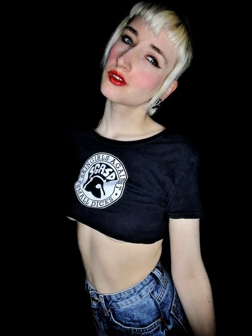 Frohes Bergfest! 🍻❤️ #oi #sgasd #skinheadgirl https://t.co/ZZrkQWoDgD<a href="/tag/oi"class="tags">#oi</a><a href="/tag/sgasd"class="tags">#sgasd</a><a href="/tag/skinheadgirl"class="tags">#skinheadgirl</a>