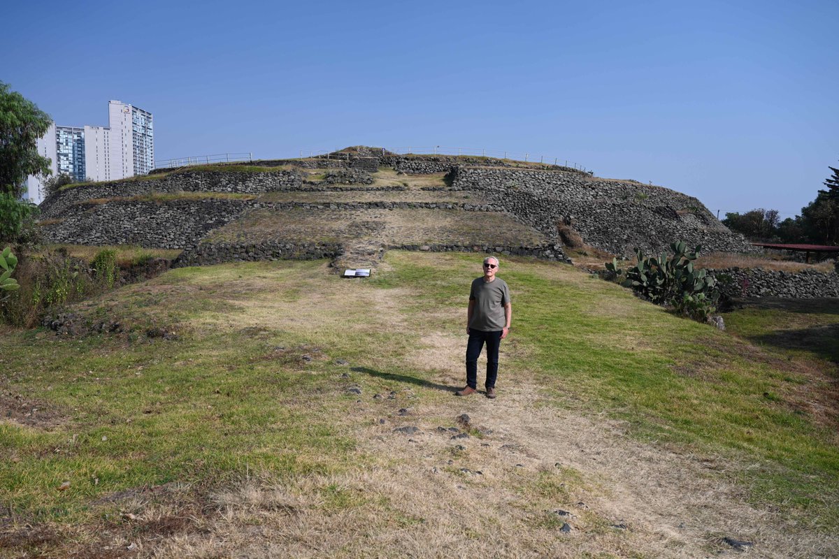 Graham__Hancock's tweet image. Just off the highway connecting Mexico City to Cuernavaca, overlooked by skyscrapers, I recently visited Cuicuilco, a mysterious little gem of a circular step pyramid recognized as one of the oldest monuments of Mexico. Photo by Santha Faiia.