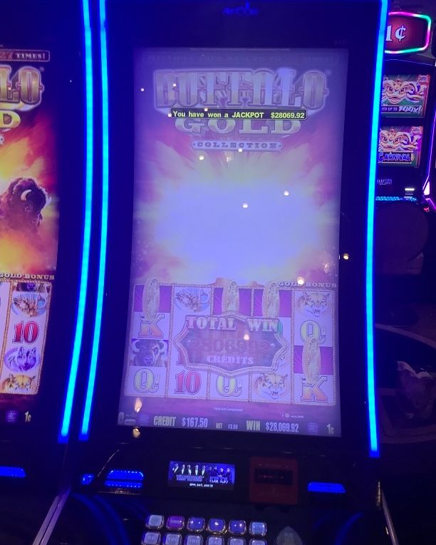 FantasySprings's tweet photo. π° Wednesdays are for WINNING! Congratulations to our guests who won $28,069.02 on Buffalo Gold and $13,584 on Buffalo Link #slots #jackpots #itspaystoplay https://t.co/IbmK2uiynj