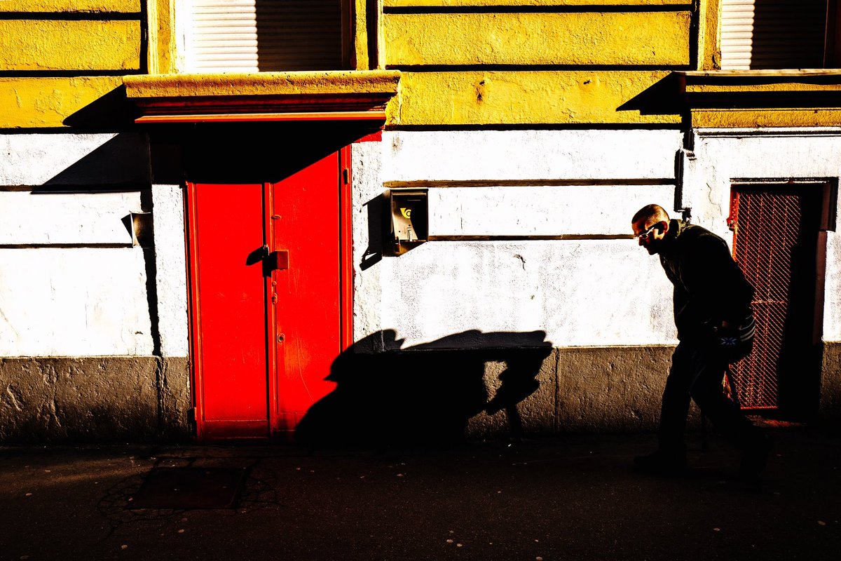 GergelyHANDO's tweet photo. For now something digital with love to all of you - from my 2008 mini project called #Randomstrangers
#streetphotography #streetphotographer #LeicaStreet #Leica #LeicaQ #Leicaphotography #urbanphotography
#gergelyhando https://t.co/dmxcxwTPij