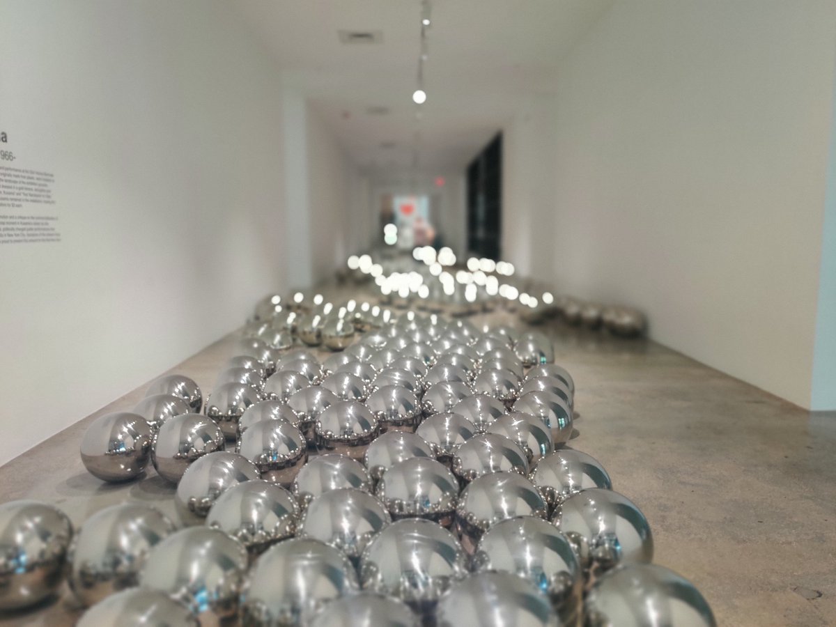 AdversarialAes1's tweet photo. Yayoi Kusama - narcissus https://t.co/qnRp0STLk6