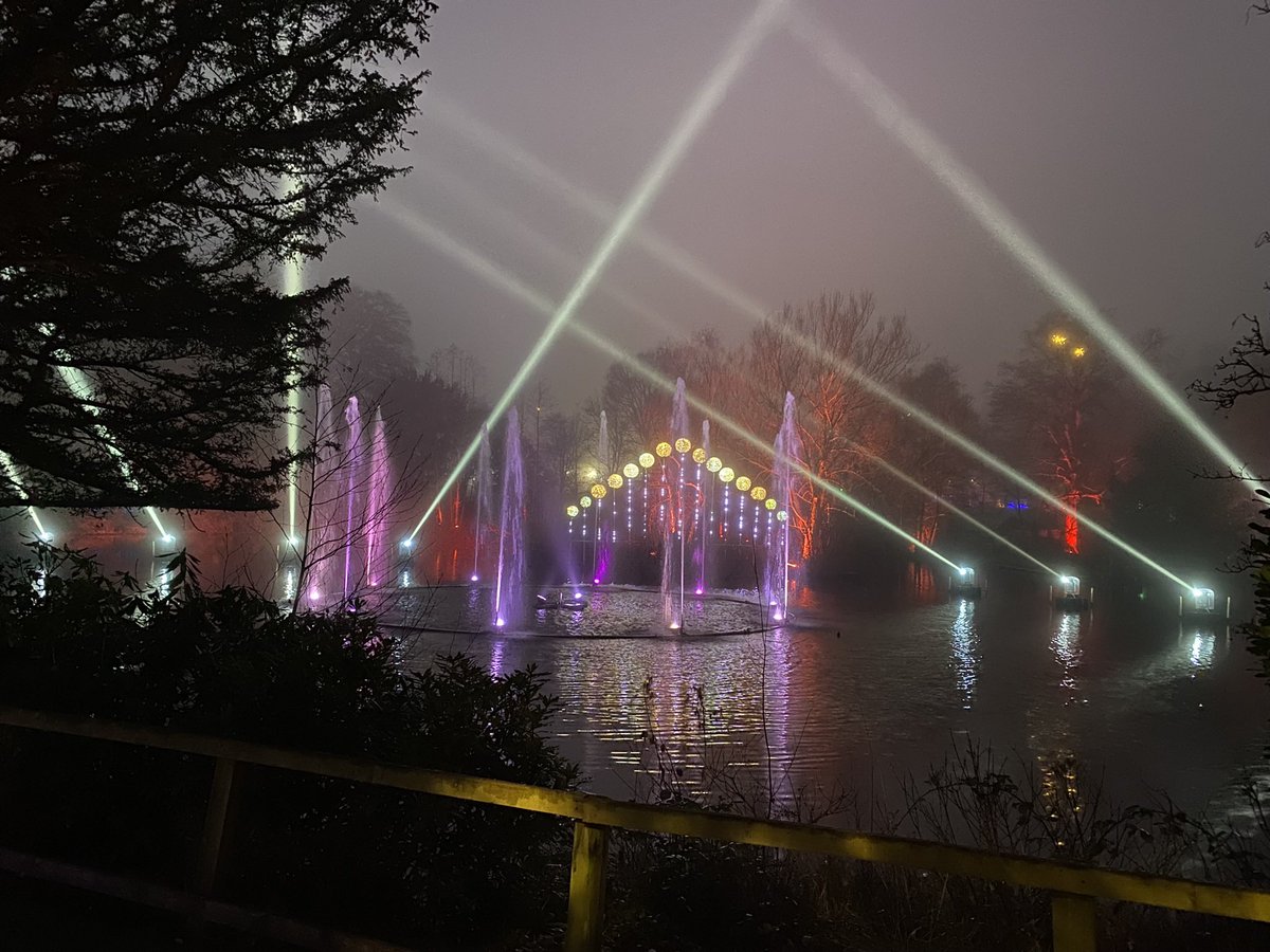 SLeedsMumbler's tweet photo. ✨ 40% DISCOUNT AT STOCKELD PARK✨
@stockeldpark are offering Mumblers an amazing 40% off Forest &amp; Maze and Winter Illuminations tickets on 3rd &amp; 4th January. Just use the code MUMBLER at the checkout 🙌🙌
https://t.co/LITysJRaDV

#leeds #leedslife https://t.co/UFnIG9zzdn