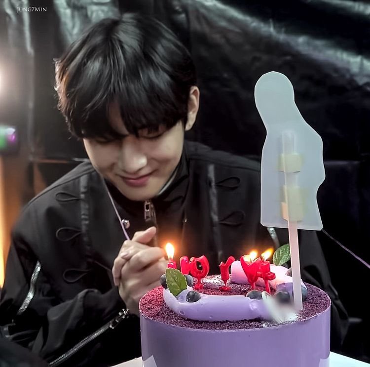 vanteroom's tweet photo. 💌: i love you taehyung, thank you for helping me get through this time, thank you for being my beginning. happy birthday my bun bub <3

#TAEHYUNGDAY #HappyBirthdayTaehyung
@BTS_twt https://t.co/oIHd3zMrjb