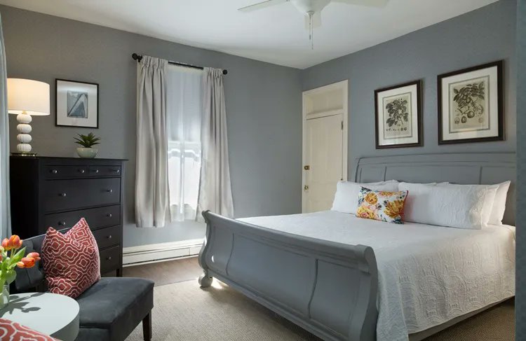 madbattercm's tweet photo. Spacious rooms, elegant touches, large windows with ocean views...the Carroll Villa Hotel offers romantic accommodations perfect for your next special getaway! https://t.co/cAdNSXio5b https://t.co/soc6qdzqTW